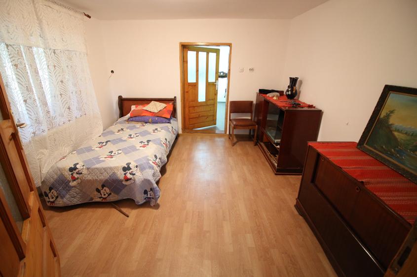 Casă individuală cu 4 camere cu Canalizare în Schela
