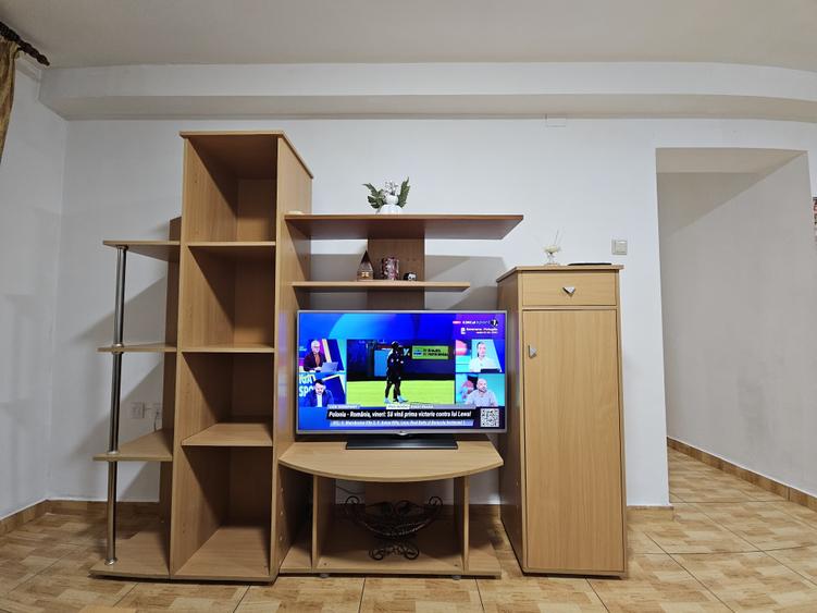 Apartament cu 2 camere semidecomandat în Far