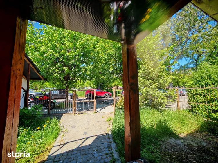 Casă cu 4 camere decomandat cu Teren 170 Mp în Aleea Carpați