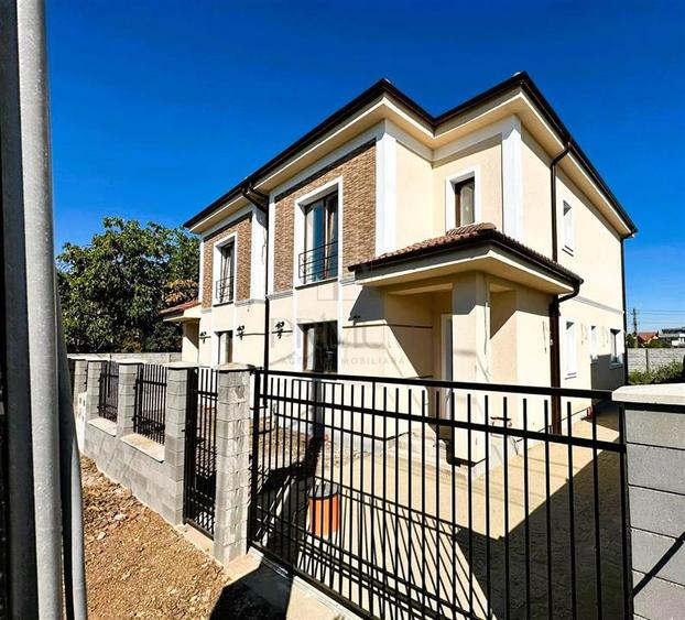 Casă cu 4 camere cu Teren 350 Mp în Săcălaz