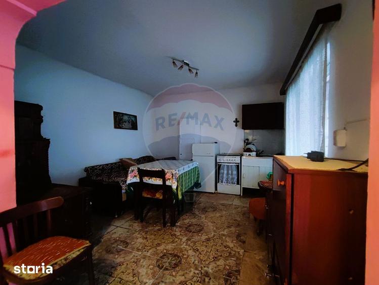 Casă cu 5 camere cu Teren 1002 Mp în Central
