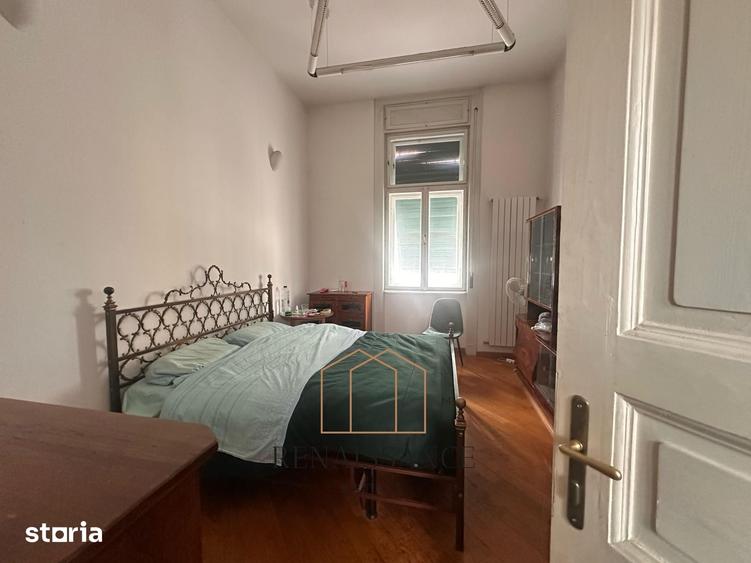 Apartament cu 4 camere în P-ța Unirii