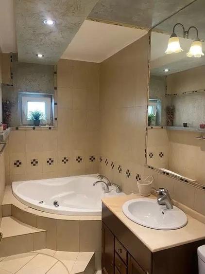 Apartament cu 3 camere decomandat în Decebal