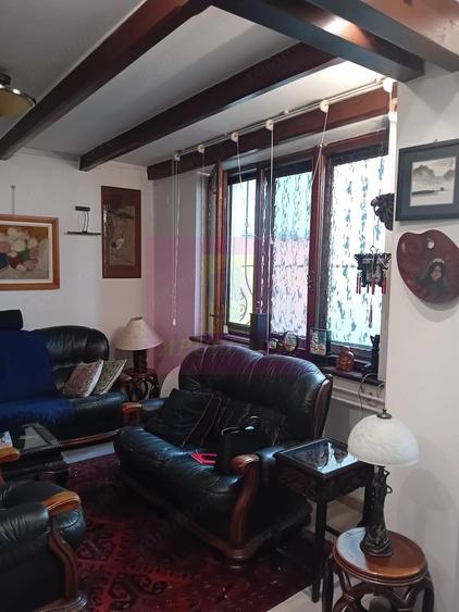 Casă cu 4 camere cu Teren 150 Mp în Victoriei