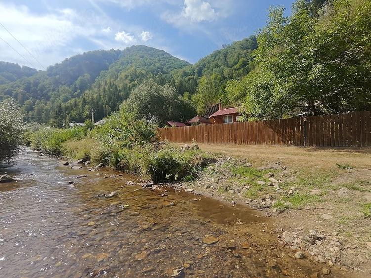 Casă cu 1 camere cu Teren 425 Mp în Vale