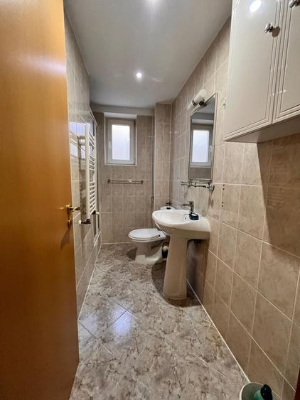 Apartament cu 3 camere decomandat, mobilat în Aradului