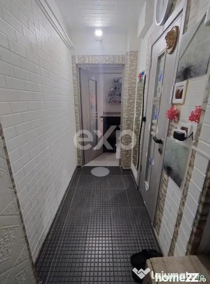 Apartament cu 2 camere semidecomandat, mobilat în Trivale