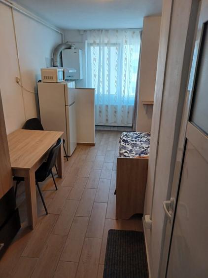 Garsonieră decomandată în Central