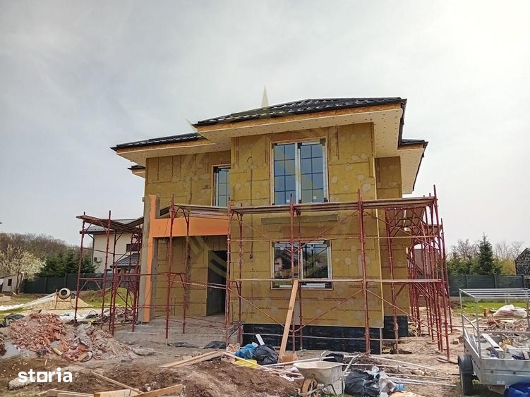 Casă cu 5 camere cu Teren 500 Mp în Corbeanca