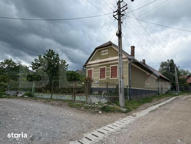 Casă cu 3 camere cu Teren 1687 Mp în Râmeț