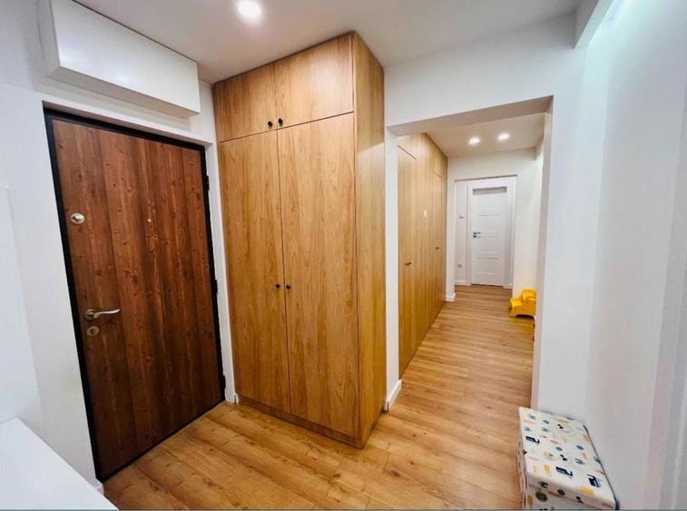 Apartament cu 3 camere decomandat în Dristor