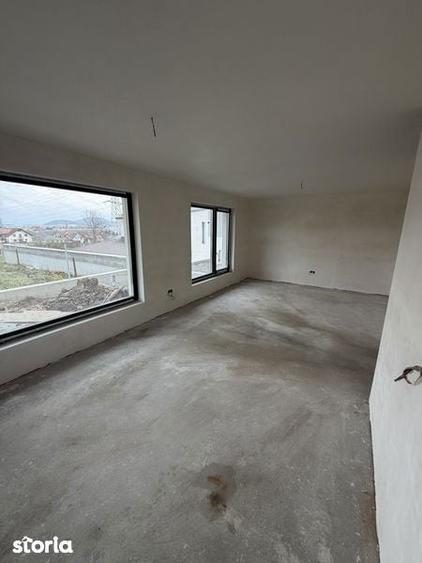 Casă cu 4 camere cu Teren 110 Mp în Central