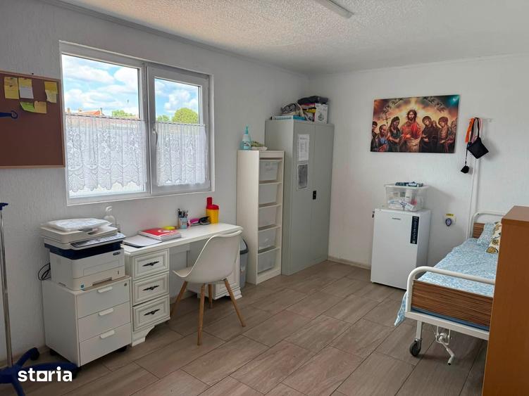 Casă cu 10 camere cu Teren 2150 Mp în Lenauheim