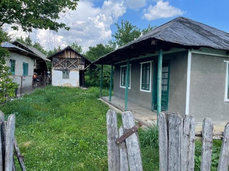 Teren Construcții intravilan de 1380 mp, în Cocorăștii Colț