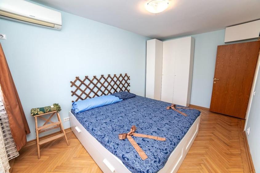 Apartament cu 4 camere decomandat, mobilat în Titan