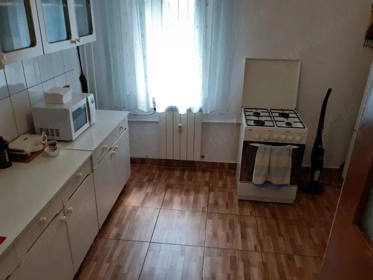 Apartament cu 3 camere decomandat în Nerva Traian