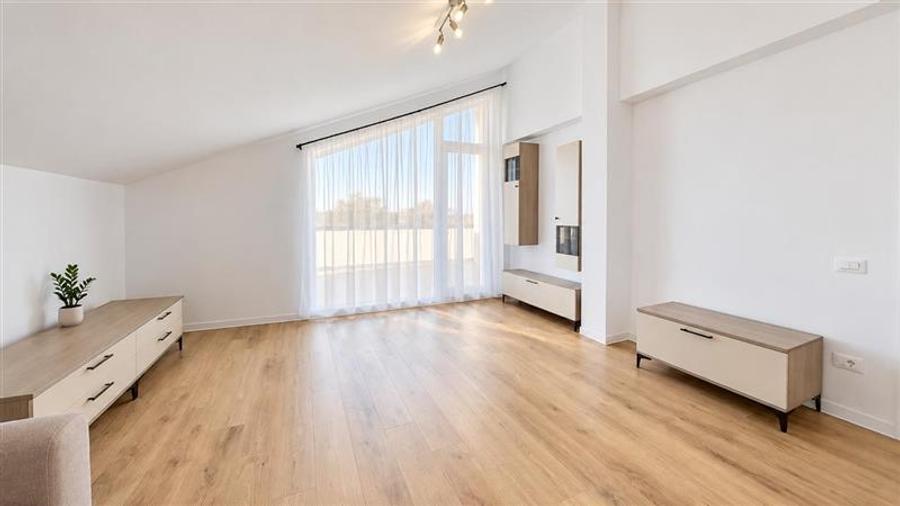 Penthouse cu 3 camere decomandat, mobilat în Bartolomeu