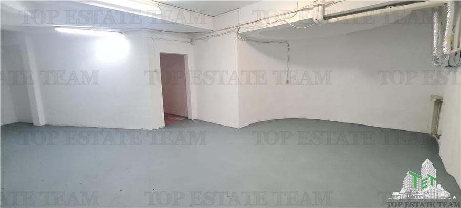 Casă individuală cu 9 camere cu Teren 358 Mp în Domenii