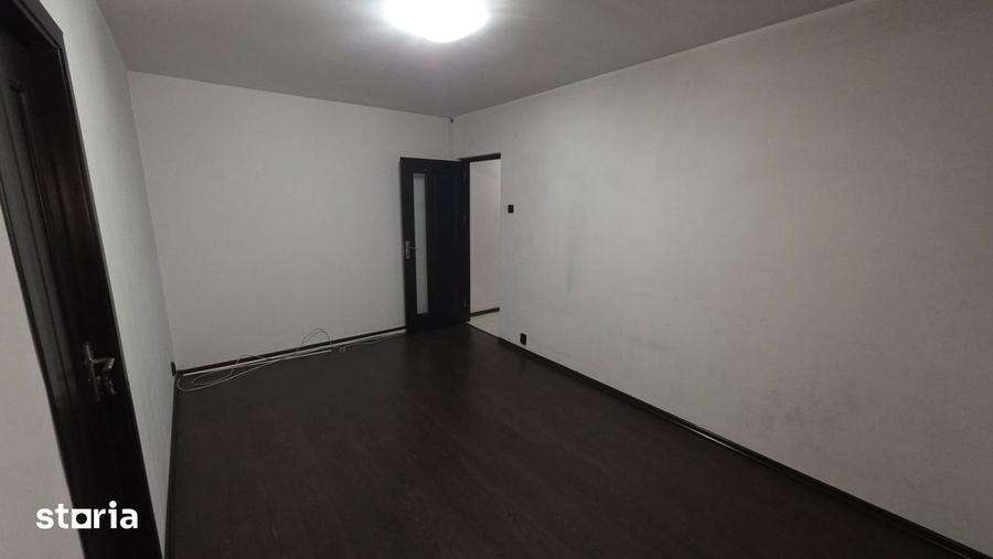 Apartament cu 2 camere semidecomandat în Km 4