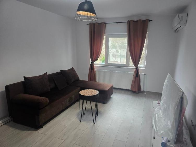Apartament cu 2 camere, mobilat în Faleza Nord