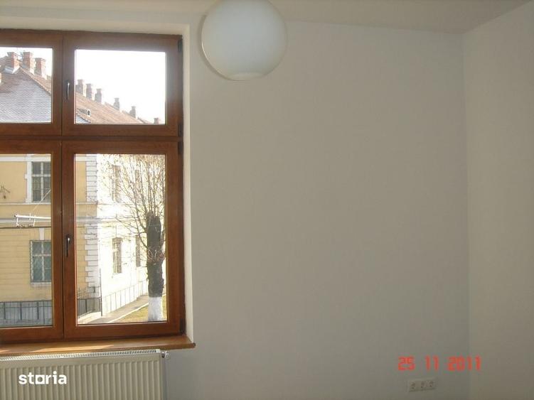 Apartament cu 2 camere în 13 Decembrie