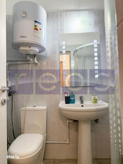 Apartament cu 3 camere decomandat, mobilat în Vitan