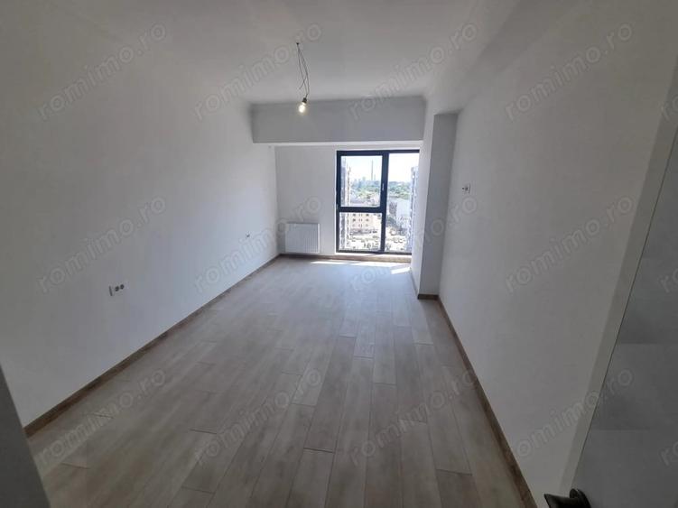 Apartament cu 3 camere decomandat în Energia