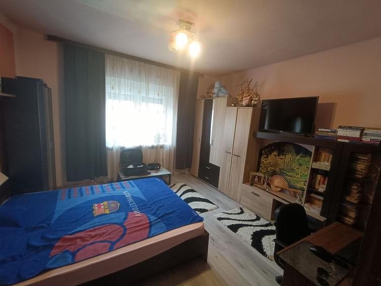 Casă individuală cu 4 camere cu Canalizare în Nord