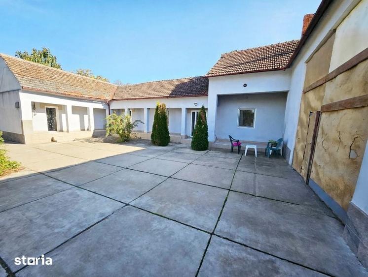 Casă cu 4 camere cu Teren 620 Mp în Frumușeni