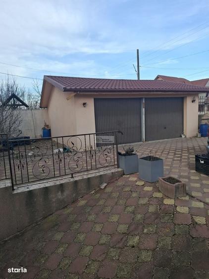 Casă cu 4 camere cu Teren 1000 Mp în Garoafa