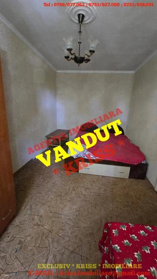 Apartament cu 3 camere semidecomandat în Trivale