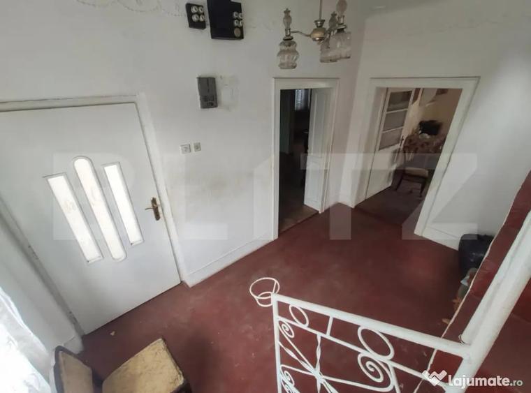 Casă cu 4 camere cu Teren 1100 Mp în Central