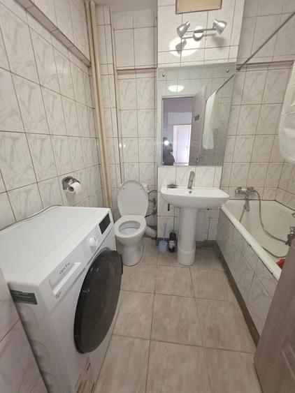 Apartament cu 2 camere semidecomandat în 1 Mai