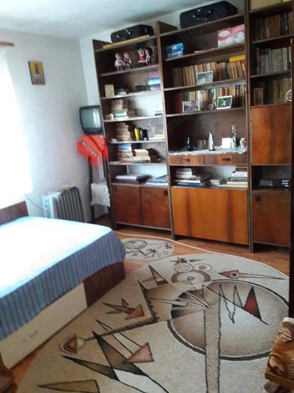 Apartament cu 4 camere decomandat în Vama