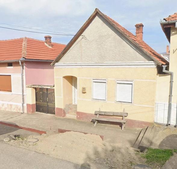 Casă cu 4 camere cu Teren 180 Mp în Slatina-Timiș
