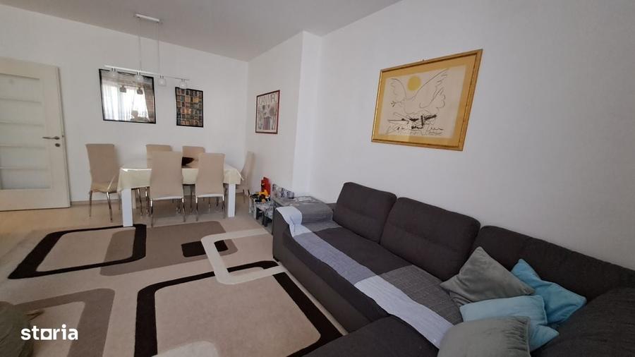 Apartament cu 4 camere decomandat în Central