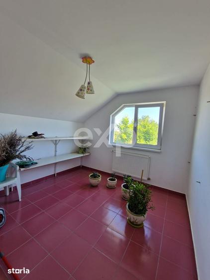 Casă cu 5 camere cu Teren 3800 Mp în Bănești