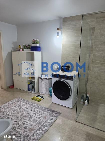 Casă cu 5 camere cu Teren 650 Mp în Dăești
