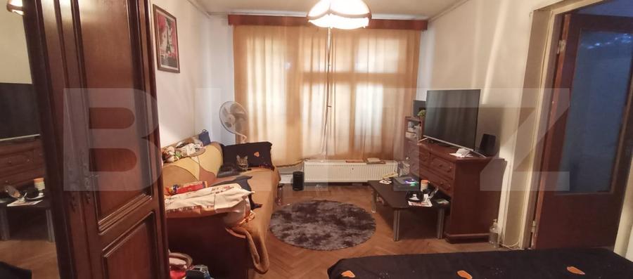 Apartament cu 4 camere decomandat, mobilat în Sud