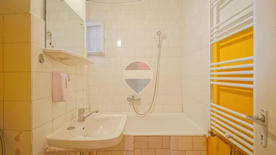 Apartament cu 2 camere semidecomandat în Florilor