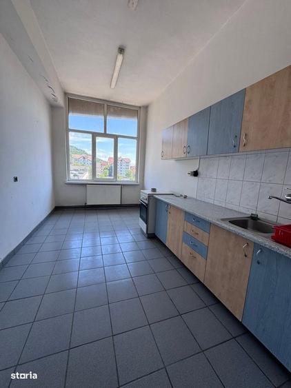 Spațiu comercial, de 990 mp, în Central