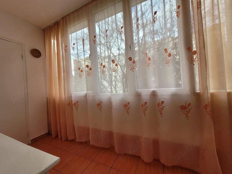 Apartament cu 2 camere decomandat în Pandurilor