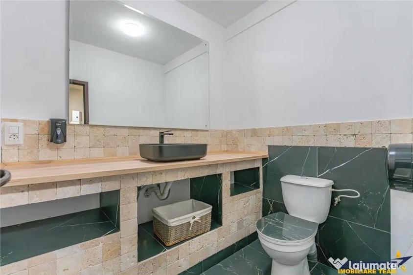 Casă cu 8 camere cu Teren 1100 Mp în Sohodol