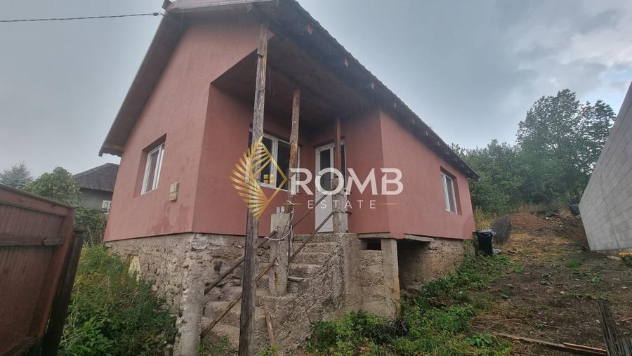 Casă individuală cu 2 camere cu Canalizare în Sâncraiu