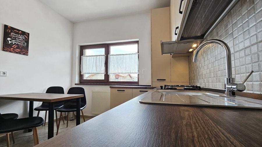 Apartament cu 2 camere decomandat, mobilat în Sânpetru