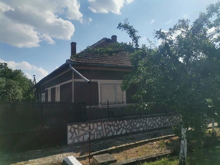 Casă cu Teren 1511 Mp în Central
