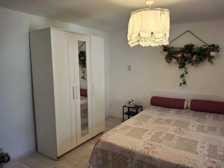 Casă cu 4 camere cu Teren 2360 Mp în Central