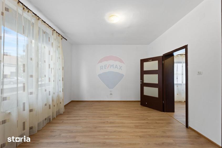 Spațiu comercial, de 75 mp, în Pârneava