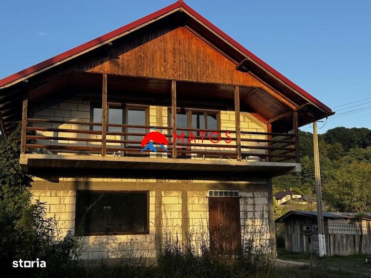Casă cu 4 camere în Vărbila