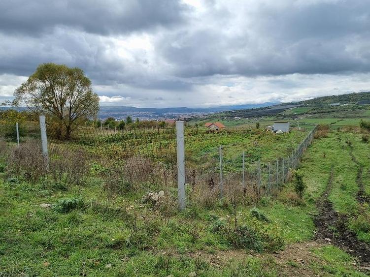 Teren agricol extravilan de 1000 mp, în Iris